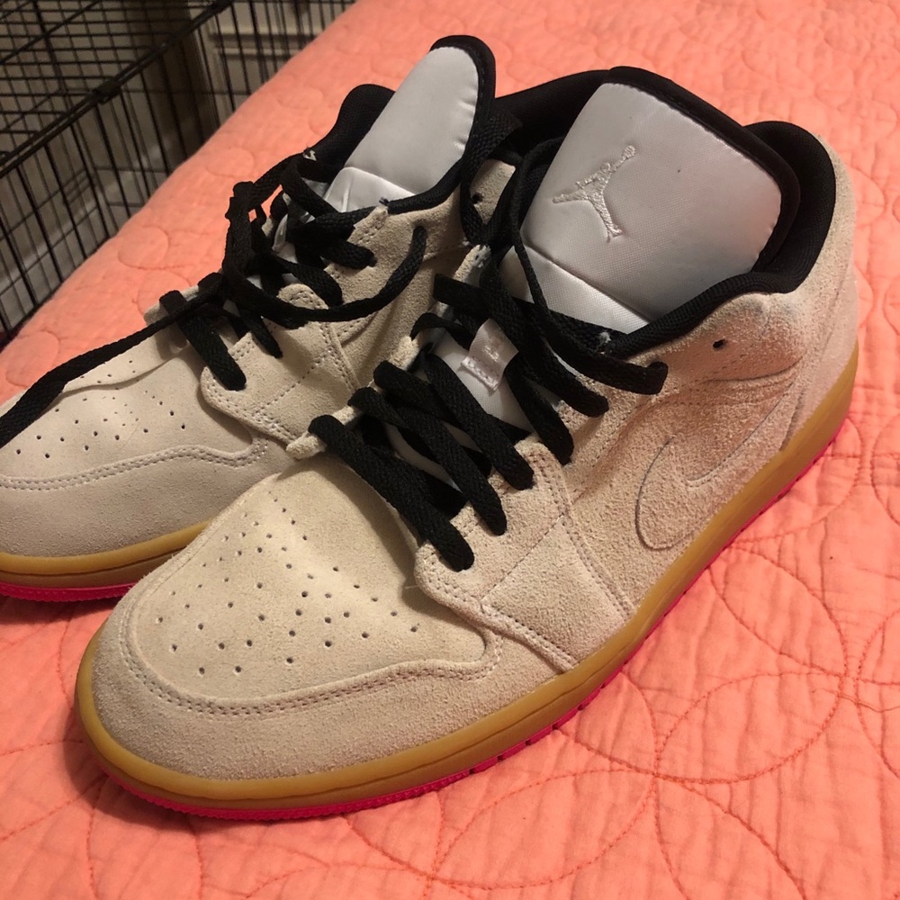Jordan 1 Low tan/white/hyper